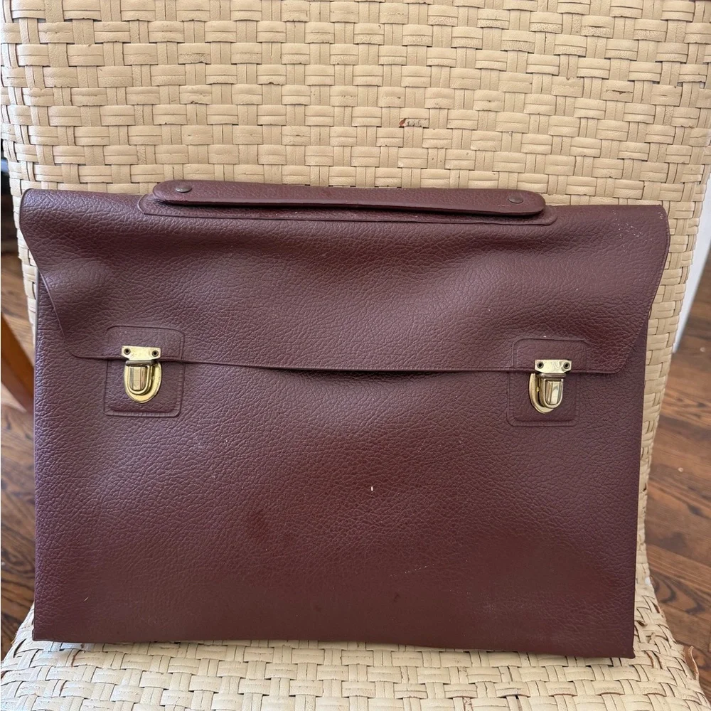 Property of the US Government briefcase angler’s co Case Flushing, 58 NY